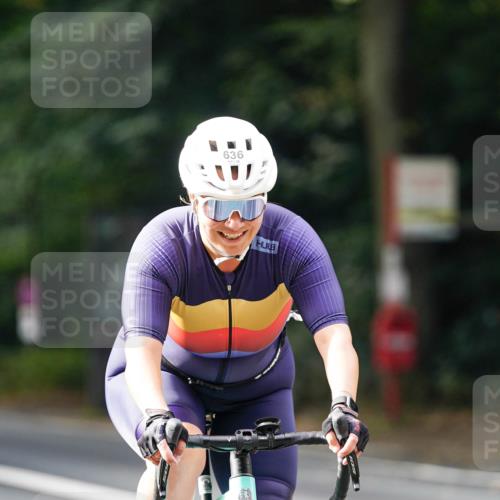 14.09.2025 - Stadtparktriathlon Michael Burmester http://msf.ph/oto/8910467 14.09.2025 10:39:07 Radfahren 636, 697, 732, 786 meine-sportfotos.de
