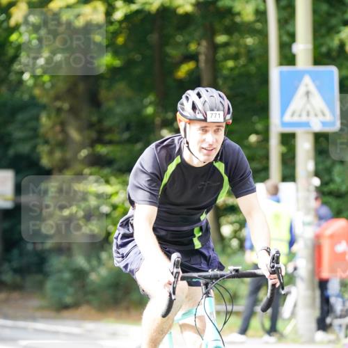 14.09.2025 - Stadtparktriathlon Michael Burmester http://msf.ph/oto/8910509 14.09.2025 10:41:11 Radfahren 746, 771, 778, 791, 802 meine-sportfotos.de