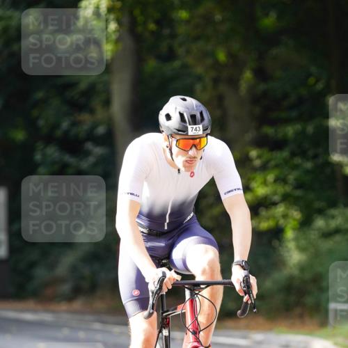 14.09.2025 - Stadtparktriathlon Michael Burmester http://msf.ph/oto/8910521 14.09.2025 10:44:46 Radfahren 631, 694, 743, 785, 813 meine-sportfotos.de