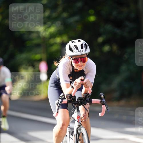 14.09.2025 - Stadtparktriathlon Michael Burmester http://msf.ph/oto/8910538 14.09.2025 10:45:18 Radfahren 642, 723, 730, 748, 759, 799, 800 meine-sportfotos.de
