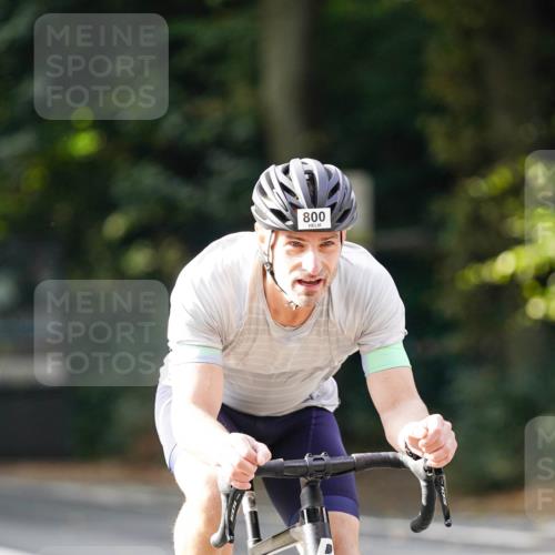 14.09.2025 - Stadtparktriathlon Michael Burmester http://msf.ph/oto/8910541 14.09.2025 10:45:19 Radfahren 642, 723, 730, 748, 800 meine-sportfotos.de