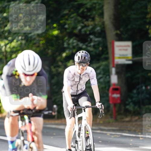 14.09.2025 - Stadtparktriathlon Michael Burmester http://msf.ph/oto/8910543 14.09.2025 10:45:20 Radfahren 642, 723, 730, 748, 800 meine-sportfotos.de