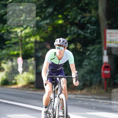 14.09.2025 - Stadtparktriathlon Michael Burmester http://msf.ph/oto/8910545 14.09.2025 10:45:25 Radfahren 639, 648, 685, 723, 730, 748 meine-sportfotos.de