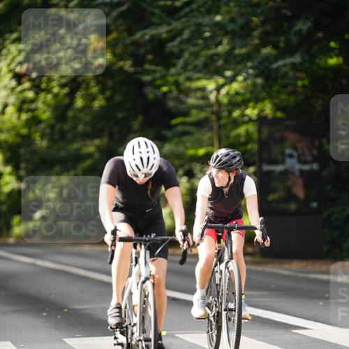 14.09.2025 - Stadtparktriathlon Michael Burmester http://msf.ph/oto/8910548 14.09.2025 10:45:31 Radfahren 639, 648, 685, 730 meine-sportfotos.de
