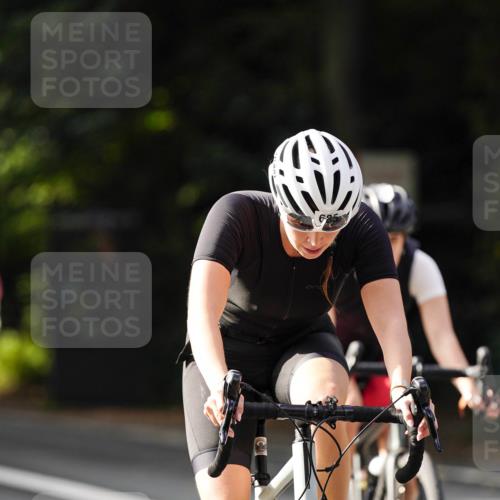 14.09.2025 - Stadtparktriathlon Michael Burmester http://msf.ph/oto/8910549 14.09.2025 10:45:32 Radfahren 639, 648, 685, 730, 761 meine-sportfotos.de