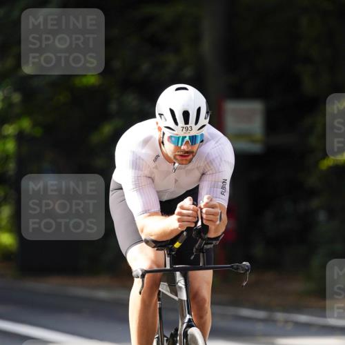 14.09.2025 - Stadtparktriathlon Michael Burmester http://msf.ph/oto/8910553 14.09.2025 10:47:50 Radfahren 641, 697, 729, 787, 793 meine-sportfotos.de