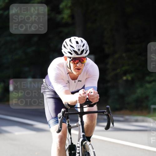 14.09.2025 - Stadtparktriathlon Michael Burmester http://msf.ph/oto/8910573 14.09.2025 10:48:10 Radfahren 647, 662, 665, 728, 740, 749, 765, 777, 792, 796 meine-sportfotos.de