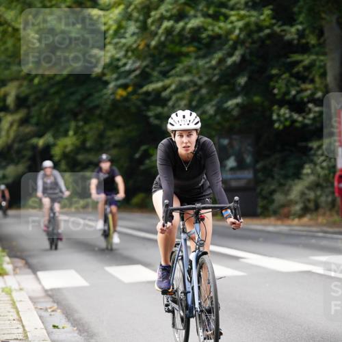 14.09.2025 - Stadtparktriathlon Michael Burmester http://msf.ph/oto/8910618 14.09.2025 10:49:34 Radfahren 712, 714, 791, 821 meine-sportfotos.de