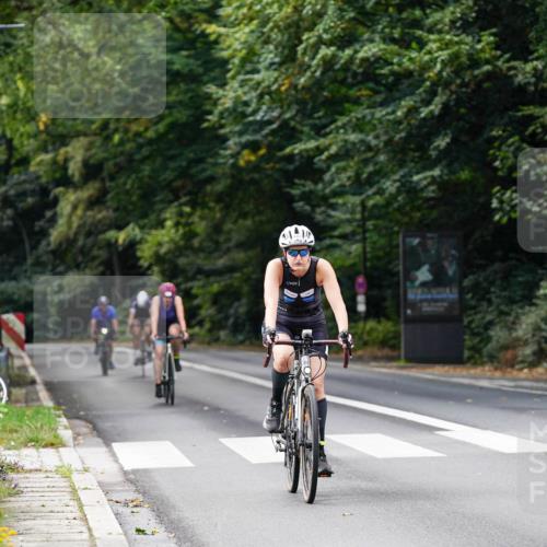 14.09.2025 - Stadtparktriathlon Michael Burmester http://msf.ph/oto/8910623 14.09.2025 10:49:45 Radfahren 638, 643, 744, 754 meine-sportfotos.de