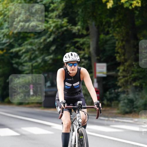 14.09.2025 - Stadtparktriathlon Michael Burmester http://msf.ph/oto/8910625 14.09.2025 10:49:46 Radfahren 638, 643, 744, 754 meine-sportfotos.de