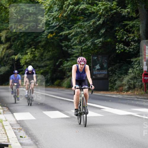 14.09.2025 - Stadtparktriathlon Michael Burmester http://msf.ph/oto/8910626 14.09.2025 10:49:48 Radfahren 638, 643, 744, 754 meine-sportfotos.de