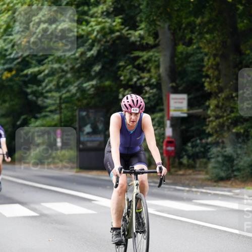 14.09.2025 - Stadtparktriathlon Michael Burmester http://msf.ph/oto/8910627 14.09.2025 10:49:48 Radfahren 638, 643, 744, 754 meine-sportfotos.de