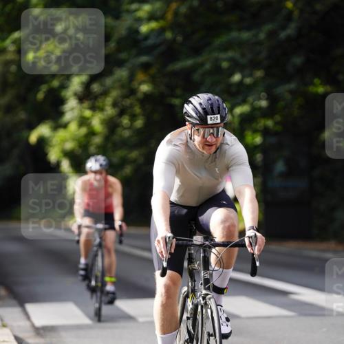 14.09.2025 - Stadtparktriathlon Michael Burmester http://msf.ph/oto/8910643 14.09.2025 10:50:12 Radfahren 681, 692, 764, 783, 788, 798, 811, 817, 820 meine-sportfotos.de
