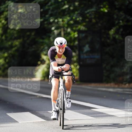 14.09.2025 - Stadtparktriathlon Michael Burmester http://msf.ph/oto/8910646 14.09.2025 10:50:27 Radfahren 698, 710, 763 meine-sportfotos.de