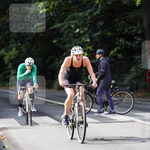 14.09.2025 - Stadtparktriathlon Michael Burmester http://msf.ph/oto/8910658 14.09.2025 10:50:38 Radfahren 676, 683, 739, 753, 782 meine-sportfotos.de