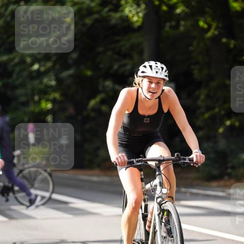 14.09.2025 - Stadtparktriathlon Michael Burmester http://msf.ph/oto/8910660 14.09.2025 10:50:39 Radfahren 676, 683, 739, 753, 782 meine-sportfotos.de