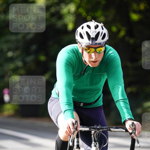 14.09.2025 - Stadtparktriathlon Michael Burmester http://msf.ph/oto/8910664 14.09.2025 10:50:40 Radfahren 676, 683, 739, 753, 782 meine-sportfotos.de