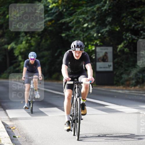 14.09.2025 - Stadtparktriathlon Michael Burmester http://msf.ph/oto/8910671 14.09.2025 10:50:50 Radfahren 659, 737, 753 meine-sportfotos.de