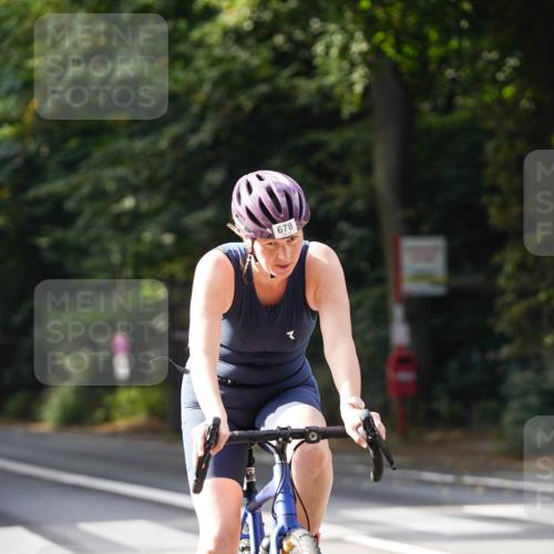 14.09.2025 - Stadtparktriathlon Michael Burmester http://msf.ph/oto/8910678 14.09.2025 10:51:02 Radfahren 621, 654, 678 meine-sportfotos.de