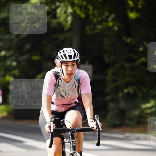14.09.2025 - Stadtparktriathlon Michael Burmester http://msf.ph/oto/8910681 14.09.2025 10:51:06 Radfahren 621, 654, 678, 716 meine-sportfotos.de