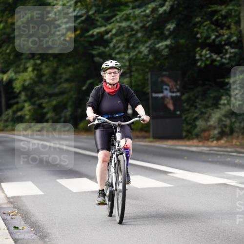 14.09.2025 - Stadtparktriathlon Michael Burmester http://msf.ph/oto/8910686 14.09.2025 10:51:31 Radfahren 664, 682 meine-sportfotos.de
