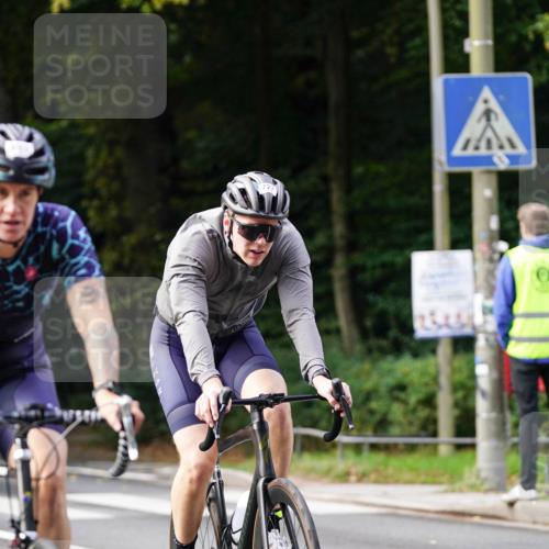 14.09.2025 - Stadtparktriathlon Michael Burmester http://msf.ph/oto/8910700 14.09.2025 10:51:54 Radfahren 651, 693, 724, 727, 743, 750, 752, 775, 804 meine-sportfotos.de