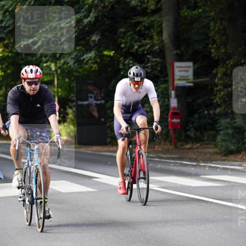 14.09.2025 - Stadtparktriathlon Michael Burmester http://msf.ph/oto/8910702 14.09.2025 10:51:57 Radfahren 651, 693, 727, 743, 752, 775, 804 meine-sportfotos.de