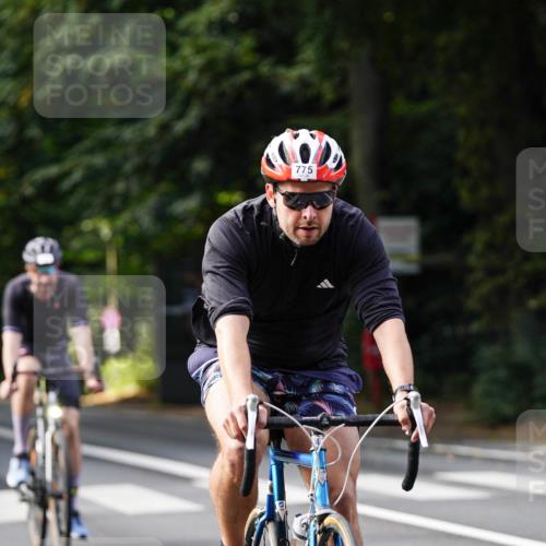 14.09.2025 - Stadtparktriathlon Michael Burmester http://msf.ph/oto/8910703 14.09.2025 10:51:58 Radfahren 651, 693, 727, 743, 752, 775, 804 meine-sportfotos.de