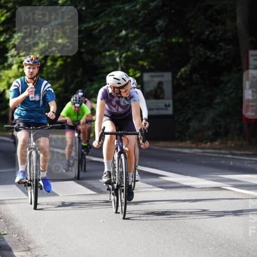 14.09.2025 - Stadtparktriathlon Michael Burmester http://msf.ph/oto/8910711 14.09.2025 10:52:11 Radfahren 661, 720, 759, 772, 785, 797, 799, 806, 813 meine-sportfotos.de