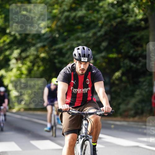 14.09.2025 - Stadtparktriathlon Michael Burmester http://msf.ph/oto/8910721 14.09.2025 10:52:17 Radfahren 661, 720, 748, 759, 772, 785, 797, 799, 800, 805, 806 meine-sportfotos.de