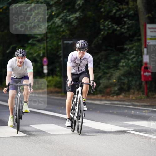 14.09.2025 - Stadtparktriathlon Michael Burmester http://msf.ph/oto/8910728 14.09.2025 10:52:23 Radfahren 633, 655, 663, 748, 797, 800, 805, 806 meine-sportfotos.de