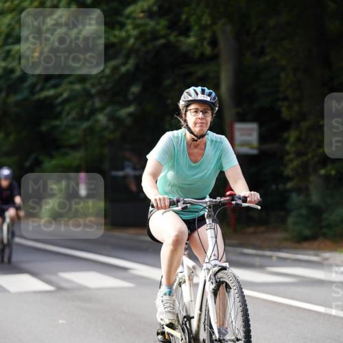 14.09.2025 - Stadtparktriathlon Michael Burmester http://msf.ph/oto/8910731 14.09.2025 10:52:26 Radfahren 633, 655, 663, 677, 748, 800, 805 meine-sportfotos.de