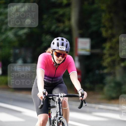 14.09.2025 - Stadtparktriathlon Michael Burmester http://msf.ph/oto/8910741 14.09.2025 10:52:34 Radfahren 633, 663, 677 meine-sportfotos.de