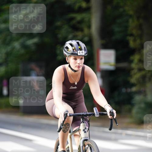 14.09.2025 - Stadtparktriathlon Michael Burmester http://msf.ph/oto/8910751 14.09.2025 10:52:52 Radfahren 646, 657, 723, 730 meine-sportfotos.de