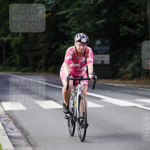 14.09.2025 - Stadtparktriathlon Michael Burmester http://msf.ph/oto/8910762 14.09.2025 10:53:05 Radfahren 691, 708, 730, 734 meine-sportfotos.de