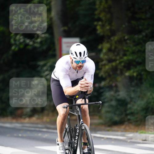 14.09.2025 - Stadtparktriathlon Michael Burmester http://msf.ph/oto/8910792 14.09.2025 10:54:15 Radfahren 735, 761, 793, 865 meine-sportfotos.de