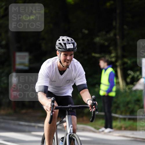 14.09.2025 - Stadtparktriathlon Michael Burmester http://msf.ph/oto/8910802 14.09.2025 10:54:28 Radfahren 629, 667, 688, 779, 815, 823, 880 meine-sportfotos.de