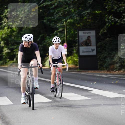 14.09.2025 - Stadtparktriathlon Michael Burmester http://msf.ph/oto/8910808 14.09.2025 10:54:33 Radfahren 629, 667, 671, 688, 749, 779, 815, 823, 880 meine-sportfotos.de