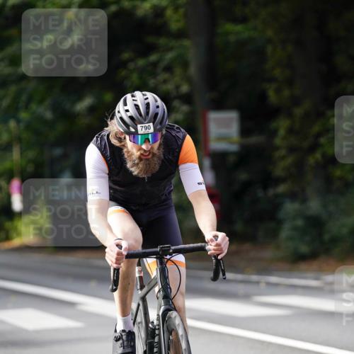 14.09.2025 - Stadtparktriathlon Michael Burmester http://msf.ph/oto/8910829 14.09.2025 10:54:53 Radfahren 636, 687, 700, 702, 704, 728, 736, 780, 786, 787, 790, 825, 901 meine-sportfotos.de