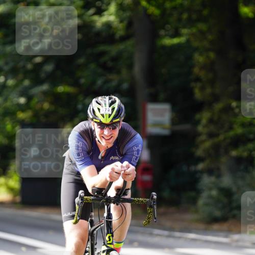 14.09.2025 - Stadtparktriathlon Michael Burmester http://msf.ph/oto/8910868 14.09.2025 10:55:34 Radfahren 762, 770 meine-sportfotos.de