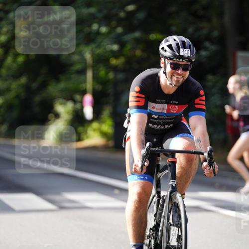 14.09.2025 - Stadtparktriathlon Michael Burmester http://msf.ph/oto/8910886 14.09.2025 10:56:01 Radfahren 647, 679, 740, 781, 792, 818, 831, 851 meine-sportfotos.de