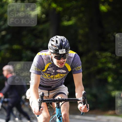 14.09.2025 - Stadtparktriathlon Michael Burmester http://msf.ph/oto/8910893 14.09.2025 10:56:10 Radfahren 679, 781, 831 meine-sportfotos.de
