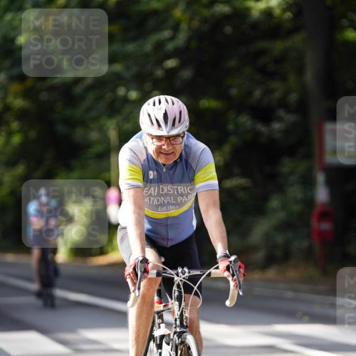 14.09.2025 - Stadtparktriathlon Michael Burmester http://msf.ph/oto/8910900 14.09.2025 10:56:25 Radfahren 645, 756, 760, 763, 802, 888 meine-sportfotos.de