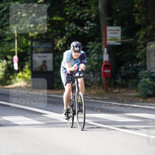 14.09.2025 - Stadtparktriathlon Michael Burmester http://msf.ph/oto/8910902 14.09.2025 10:56:26 Radfahren 645, 756, 760, 763, 802, 803, 888 meine-sportfotos.de