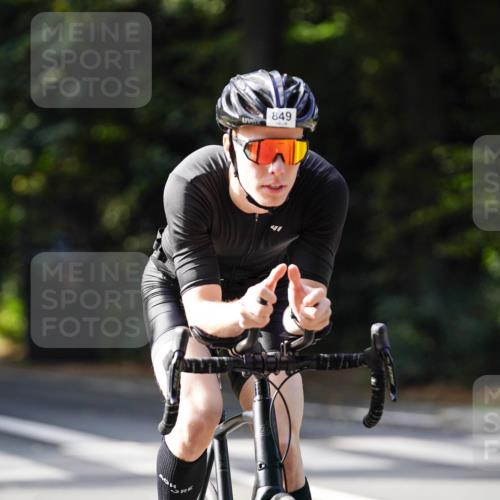 14.09.2025 - Stadtparktriathlon Michael Burmester http://msf.ph/oto/8910917 14.09.2025 10:56:39 Radfahren 763, 771, 774, 776, 778, 788, 803, 811, 849 meine-sportfotos.de