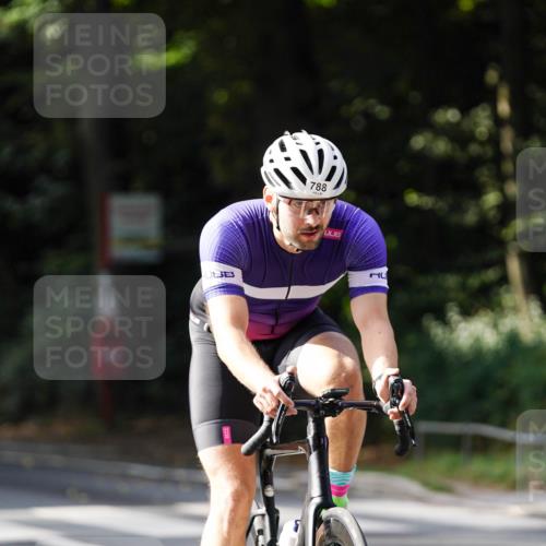 14.09.2025 - Stadtparktriathlon Michael Burmester http://msf.ph/oto/8910922 14.09.2025 10:56:43 Radfahren 697, 746, 755, 767, 771, 774, 776, 788, 807, 811, 849, 914 meine-sportfotos.de