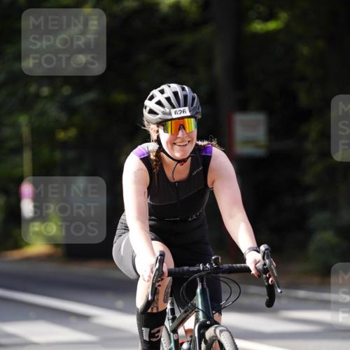 14.09.2025 - Stadtparktriathlon Michael Burmester http://msf.ph/oto/8910951 14.09.2025 10:57:13 Radfahren 626, 754, 782, 850 meine-sportfotos.de