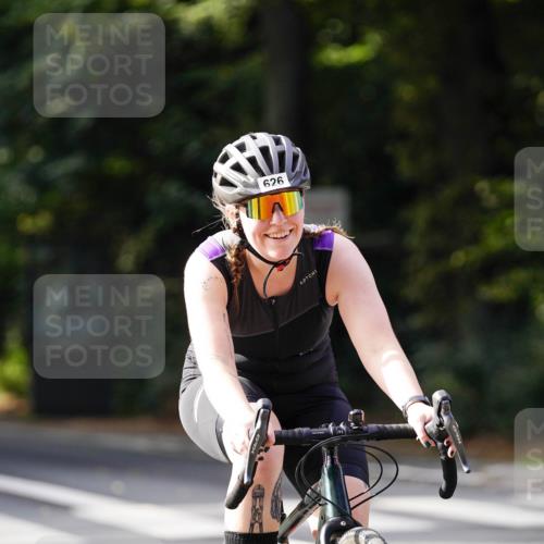 14.09.2025 - Stadtparktriathlon Michael Burmester http://msf.ph/oto/8910952 14.09.2025 10:57:13 Radfahren 626, 754, 782, 850 meine-sportfotos.de