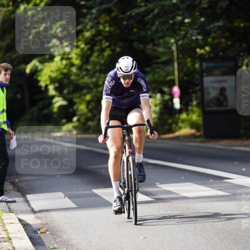 14.09.2025 - Stadtparktriathlon Michael Burmester http://msf.ph/oto/8910953 14.09.2025 10:57:16 Radfahren 626, 754, 850 meine-sportfotos.de