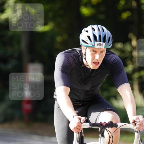 14.09.2025 - Stadtparktriathlon Michael Burmester http://msf.ph/oto/8910957 14.09.2025 10:57:27 Radfahren 638, 753, 827, 867, 905 meine-sportfotos.de